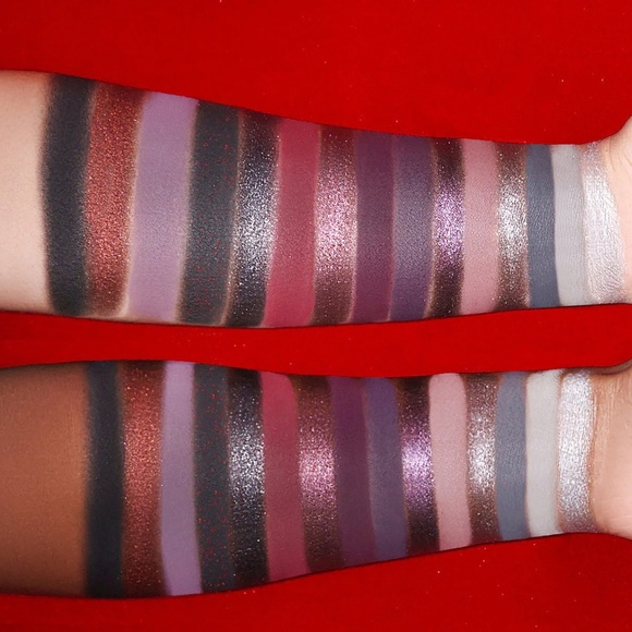 CHUCKY "CRAZY IN LOVE" PALETTE - Picture 3 of 5